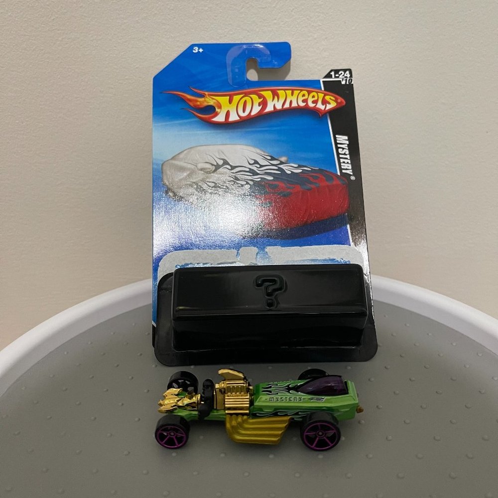 Hot Wheels: Mystery Car Rigor Motor Green Diecast 2010